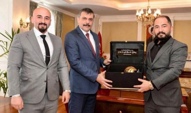 İş adamı Akarsu kardeşlerden Vali Çiftçi'ye ziyaret