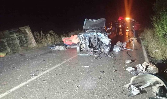 Isparta'da otomobil ile kamyonet çarpıştı: 1'i çocuk 3 ölü, 2'si ağır 3 yaralı