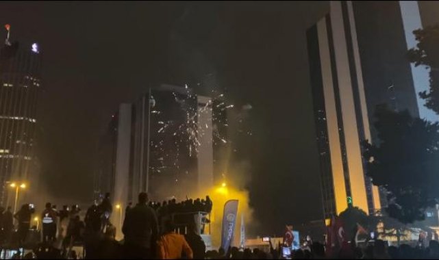 İsrail'in Gazze'de hastaneyi hedef alması İstanbul'da protesto ediliyor-1