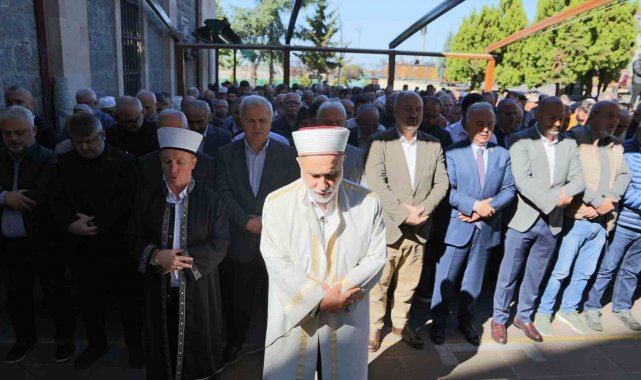 İsrail'in saldırıları sonucu hayatını kaybeden Filistinliler için Giresun'da gıyabi cenaze namazı kılındı