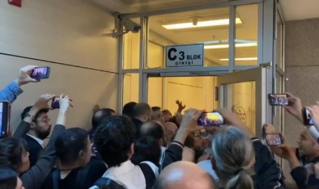 İstanbul Adliyesi'nde Can Atalay arbedesi