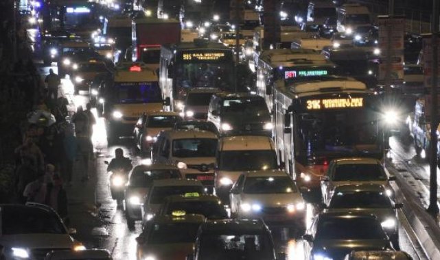 İstanbul'da trafik yoğunluğu yüzde 81'e ulaştı