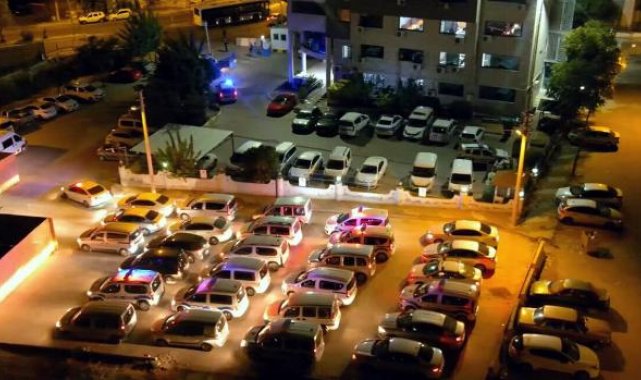 İzmir'de mali suçlardan aranan 25 şüpheliye gözaltı