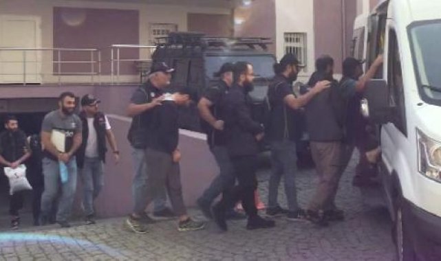 İzmir'deki DEAŞ operasyonu şüphelilerinden 3'üne tutuklama