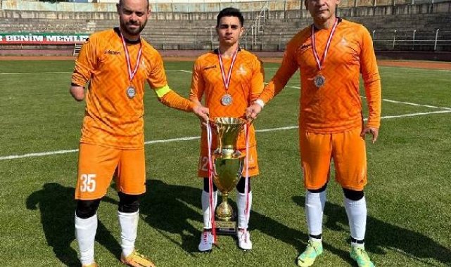 İzmir'in ampute futbol takımı Türkiye ikincisi oldu