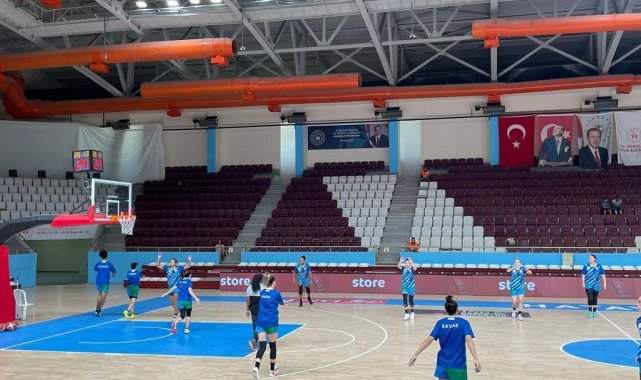 İzmit Belediyespor, Hatay Büyükşehir'i mağlup etti