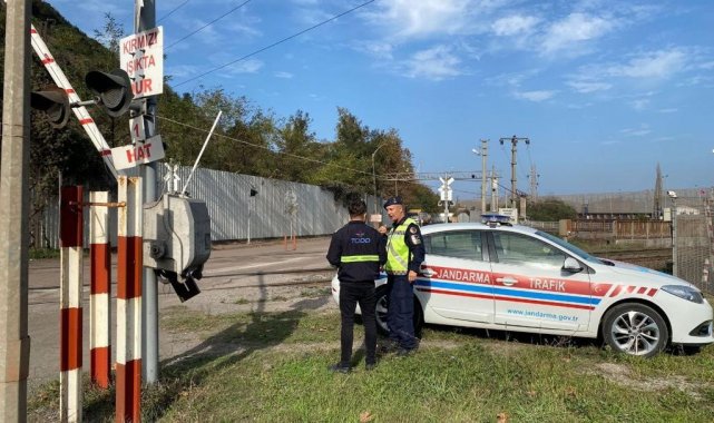 Jandarma hemzemin geçitleri denetledi