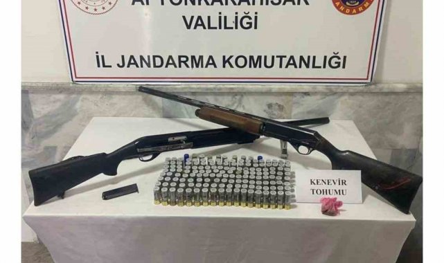 Jandarmadan ruhsatsız silah baskını