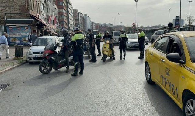 Kadıköy'de ceza yazılan taksici: Emniyet kemeri takmadım polis arkadaşlar da gerekeni yaptı