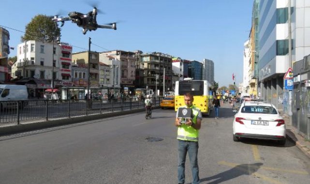 Kadıköy'de trafik denetimi: Ceza yazılan sürücü polislere tepki gösterdi