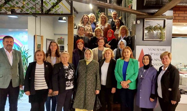 Kadın muhtarlar onuruna yemek düzenlendi