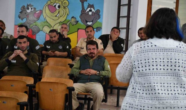 Kafeste yaşayan canlı bakımı eğitimi