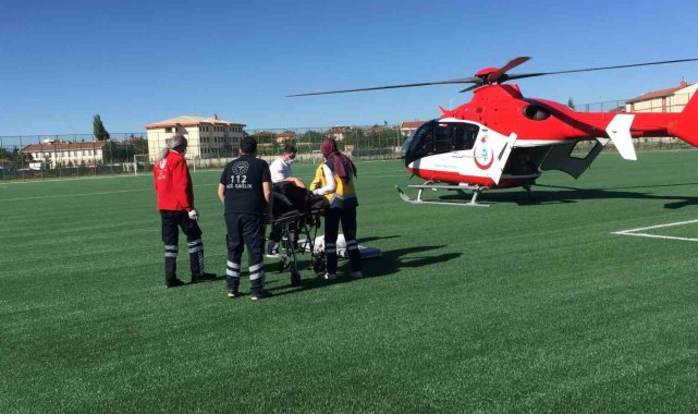 Kalp krizi geçiren yaşlı adam için helikopter ambulans havalandı