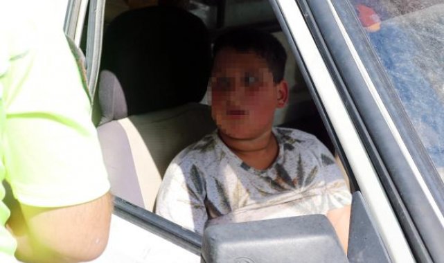 Kamyonetteki 3 çocuk, polisi alarma geçirdi