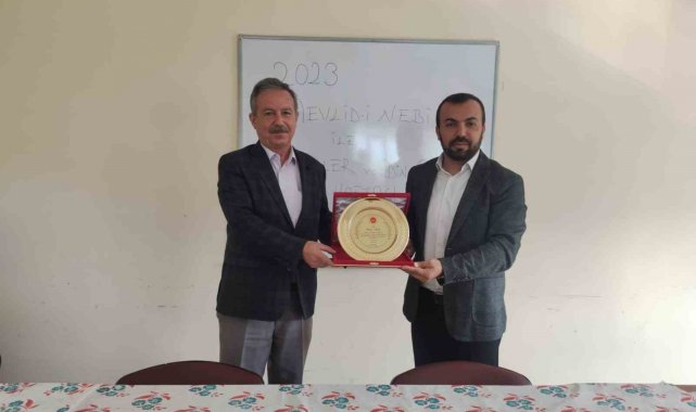 Kastamonu'da yılın din görevlisi Turgay Oral seçildi