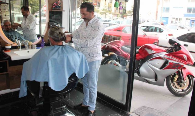 Kayserili berber Amerika'ya tepki için Amerikan tıraşını yasakladı