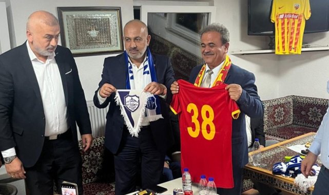 Kayserispor Başkanı Ali Çamlı Stuttgart'ta Avrupalı Kayserisporlular ile buluştu