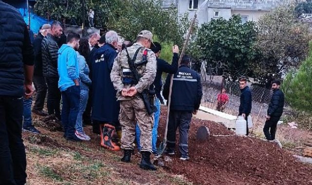 Kazada ölen çocukların cenazeleri karıştı; defnedilenin mezarı açılıp, aileye teslim edildi