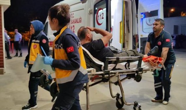 Kendisine küfreden kocasını bacağından bıçakladı, ihbarda bulunup teslim oldu