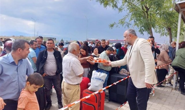 Kente gelen üniversite öğrencilerini Kasapoğlu karşıladı
