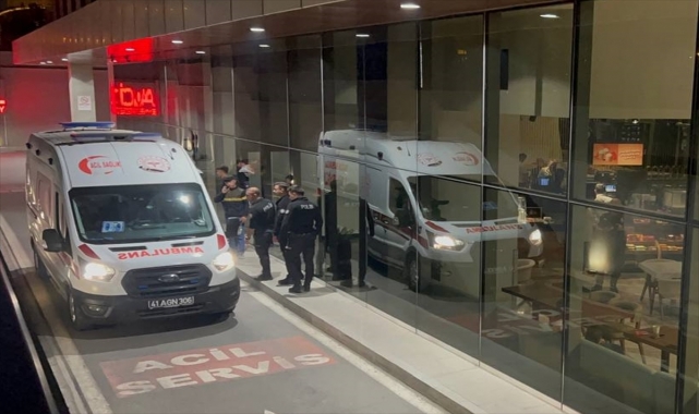 Kocaeli'de bıçaklı kavgada ölen 16 yaşındaki çocuğun cenazesi defnedildi