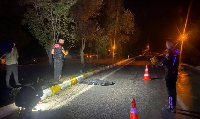 Komşu ziyaretinden dönen kadın, motosiklet çarpmasıyla öldü