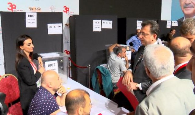 Kongrede oyunu kullanan İmamoğlu: Yalanlarında boğulsunlar
