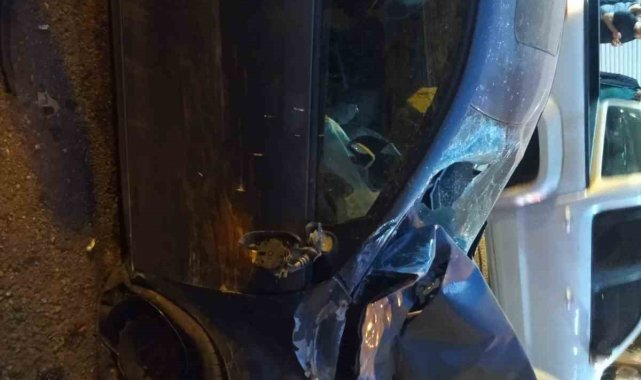 Kontrolden çıkan otomobil 4 araca çarparak durabildi