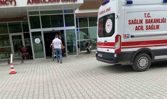 Kontrolden çıkan otomobil şarampole devrildi: 2 yaralı