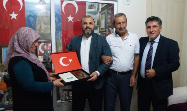 Kütahya İl Müftüsü Dr. İrfan Açık Gediz'de şehit ailesini ziyaret etti