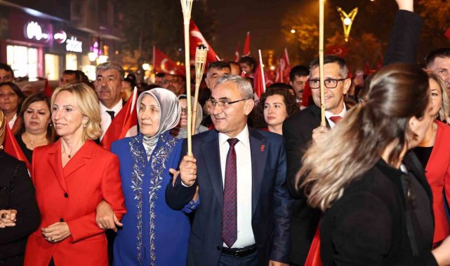 Kütahya'da fener alayı coşkusu