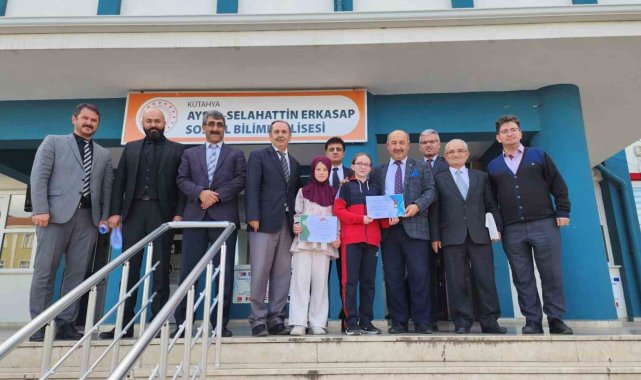 Kütahya'da "Peygamberimiz ve Gençlik" konulu kompozisyon yarışması ödül töreni