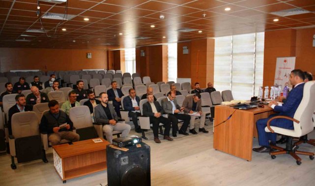 Kütahya'da "Yaşasın Buzağılar, Gülsün Yüzler" isimli proje tanıtıldı