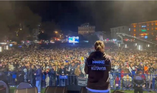 Kütahya'da Semicenk konserinde aile ve arkadaşlığın önemi anlatıldı
