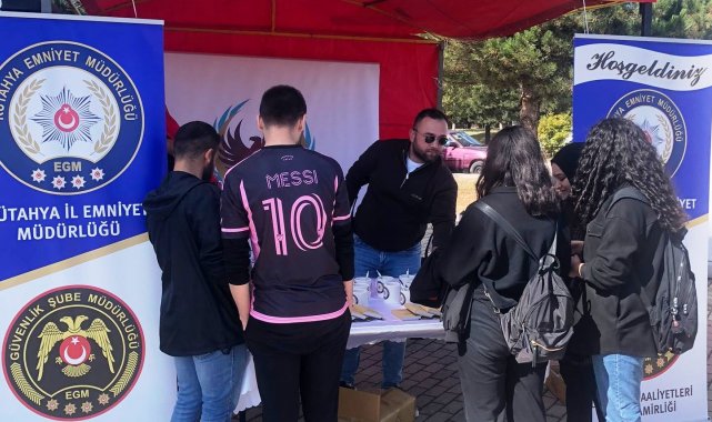 Kütahya'da üniversite öğrencileri ve veliler terör konusunda bilgilendirildi