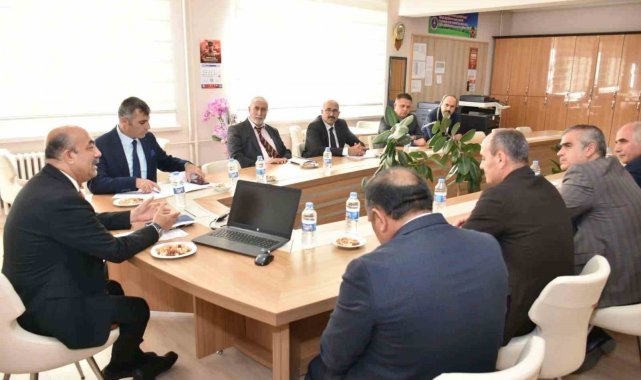 Lise müdürleriyle akademik başarıyı arttırma toplantısı yapıldı
