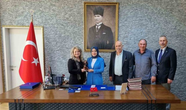 Mahmudiye Kaymakamı Kalkan'a 'hoş geldin' ziyareti