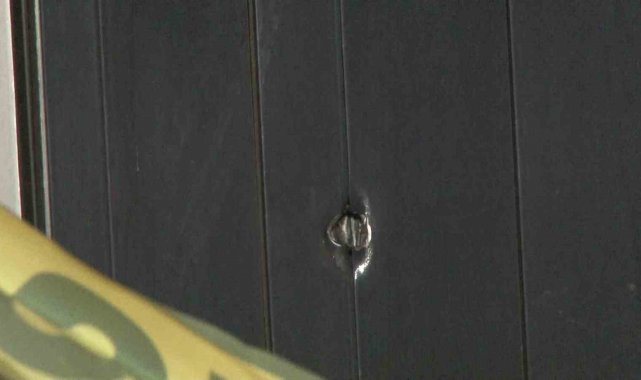 Maltepe'de bir kafeye silahlı saldırı kameralara yansıdı