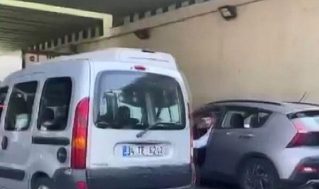Maltepe'de yolu trafiğe kapatarak konvoy yapan 8 sürücüye 10 bin lira ceza