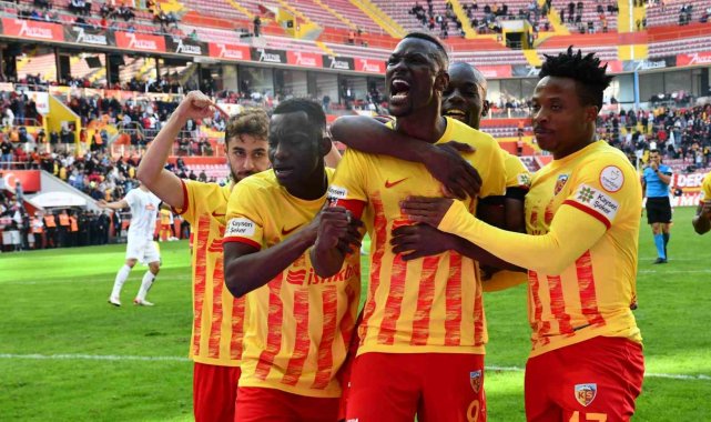 Mame Baba Thiam hat-trick yaptı