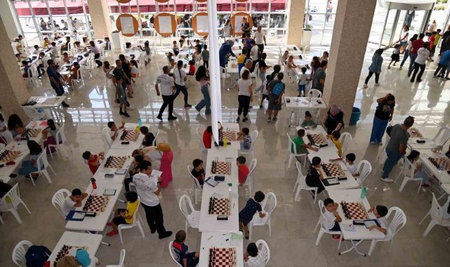 Manavgat'ta Cumhuriyetin 100. yılında santranç turnuvası