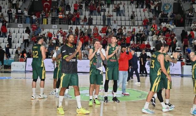 Manisa Büyükşehir Belediyespor zirvede