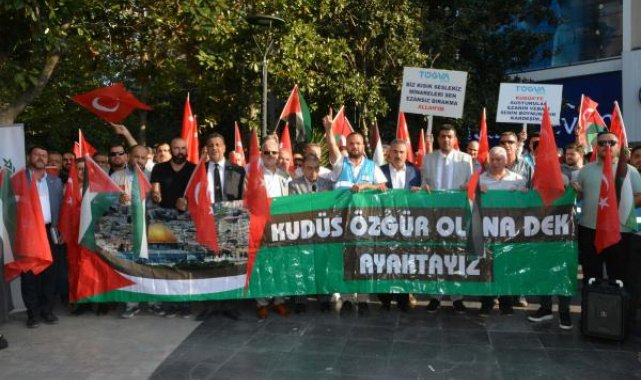 Manisa Sivil Dayanışma Platformu üyelerinden Filistin'e destek açıklaması