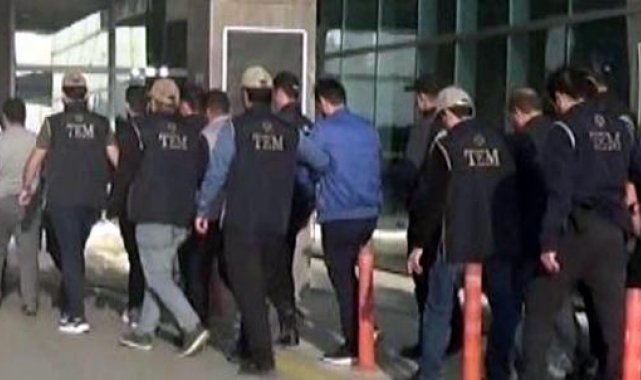 Manisa'da FETÖ'ye 'Kıskaç' operasyonu: 15 gözaltı