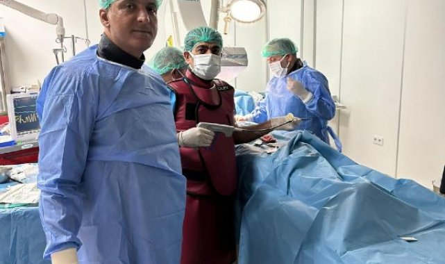 Mardin'de, hastanın şok veren kırık kalp pili kablosu ameliyatla çıkarıldı