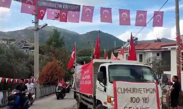 Marmaris'in Bayrak dedesi Selimiye Mahallesi'ne Atatürk büstü hediye etti