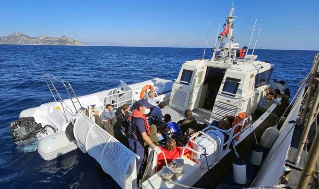 Marmaris'te 30 düzensiz göçmen kurtarıldı