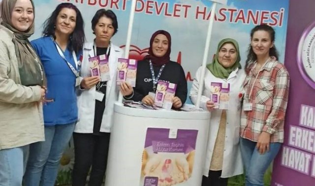 Meme kanseri farkındalık ayında Bayburt Devlet Hastanesinde stant açıldı