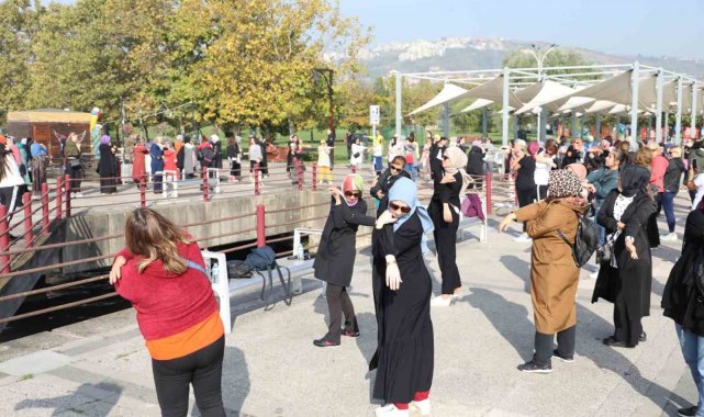 Meme kanserine dikkat çekmek için yürüdüler