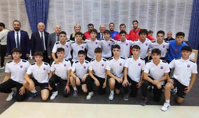 Merkezefendi'den amatör spor kulüplerine 1 milyon 500 bin liralık destek